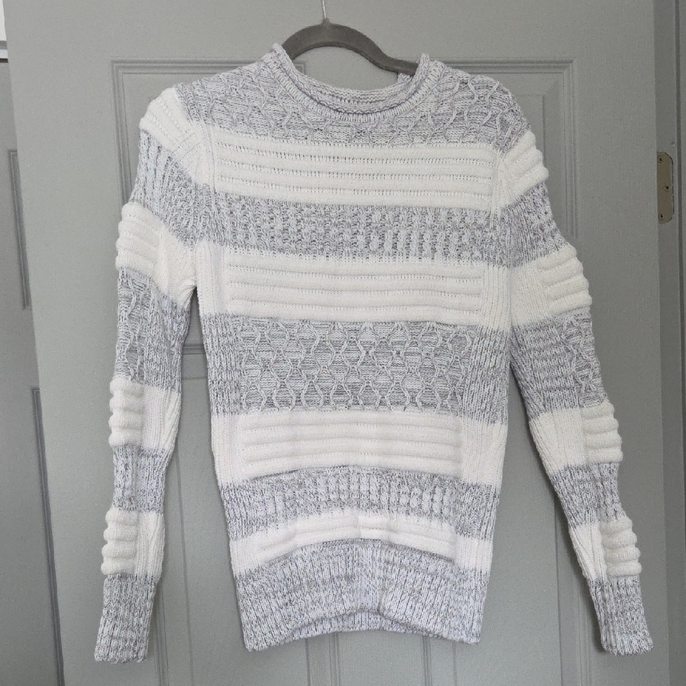 Black Men's Gray and White Crewneck Sweater
